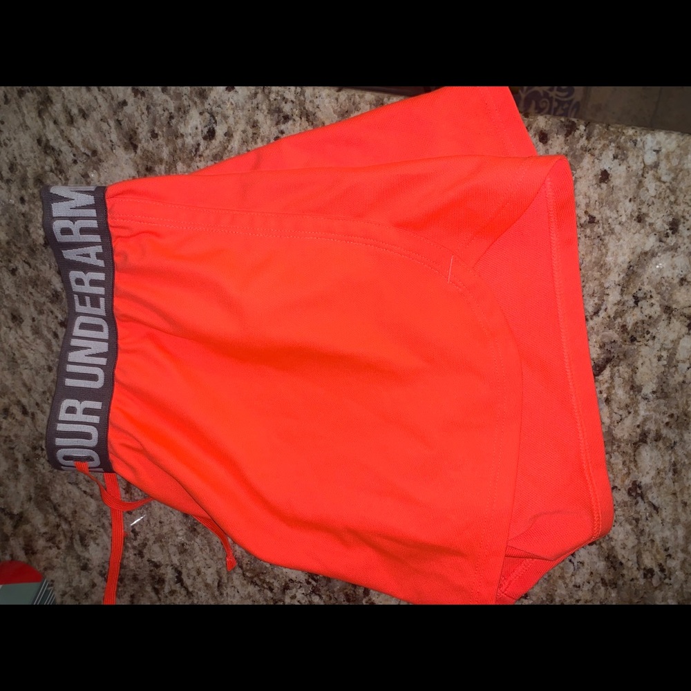 under armor shorts // small / worn a few times
